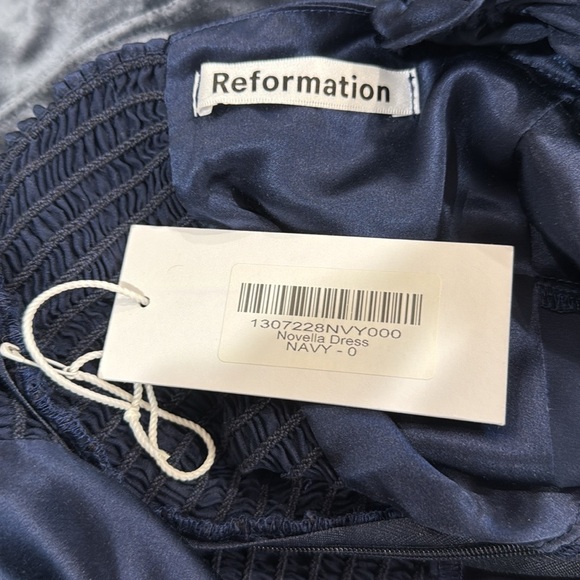 Reformation Novella Dress - Picture 8 of 8